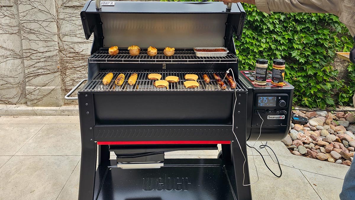Weber Searwood cooking