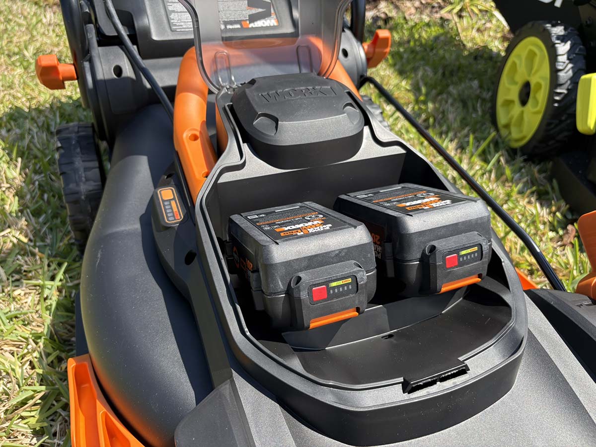 Worx small lawn mower batteries docked