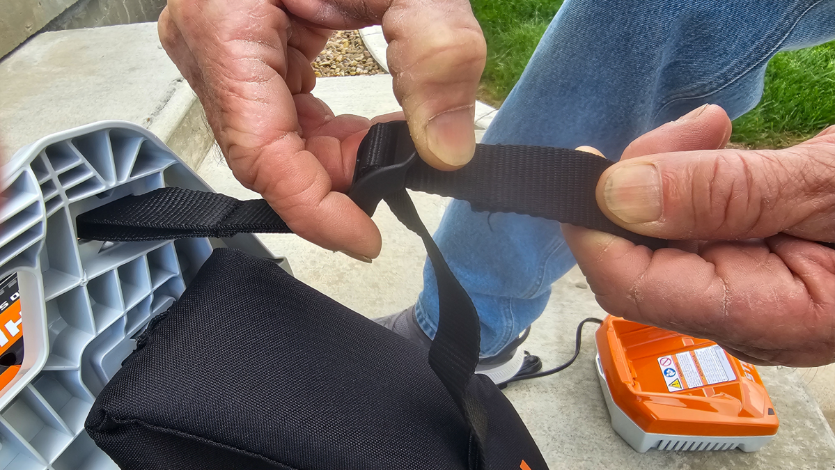 Adjusting the straps on Stihl Backpack Blower