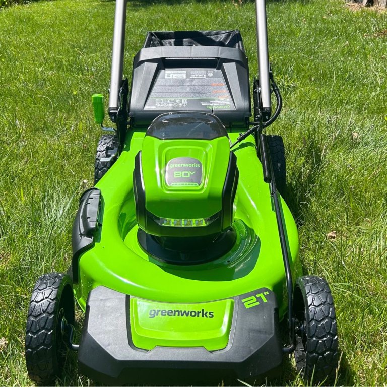 Greenworks 80V 21-inch Cordless Battery 4-in-1 Push Lawn Mower front view.jpg