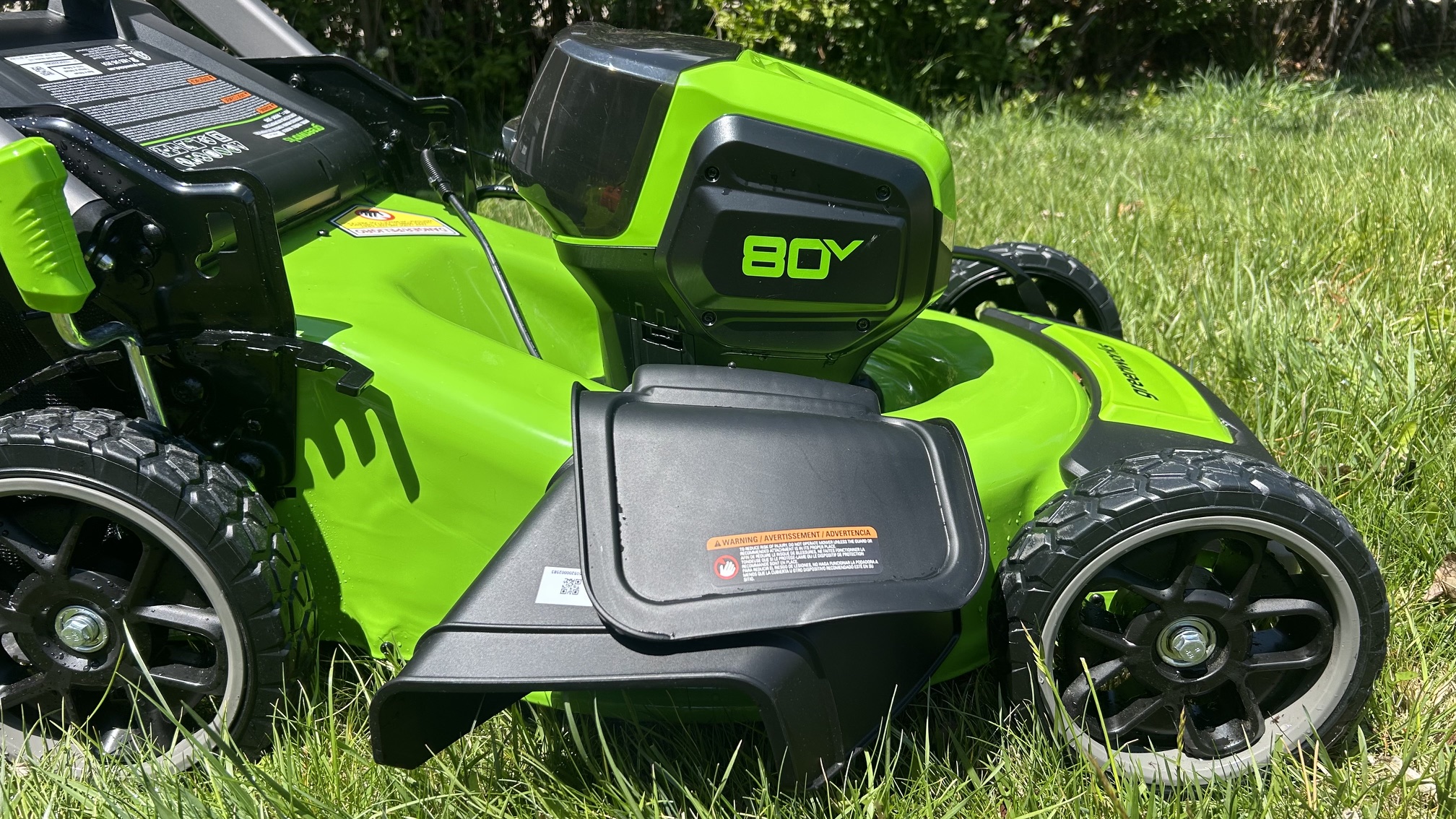 Greenworks 80V 21-inch Cordless Battery 4-in-1 Push Lawn Mower side discharge and height lever