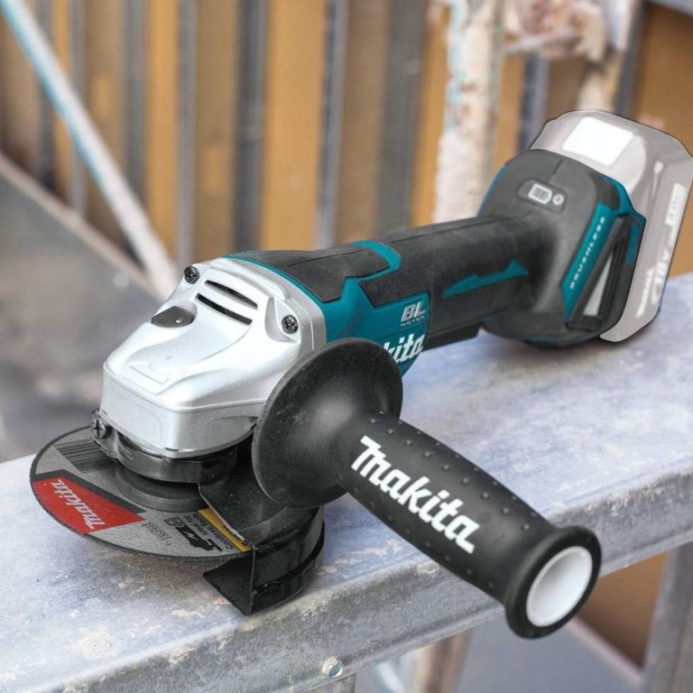 Makita Cut Off Tool
