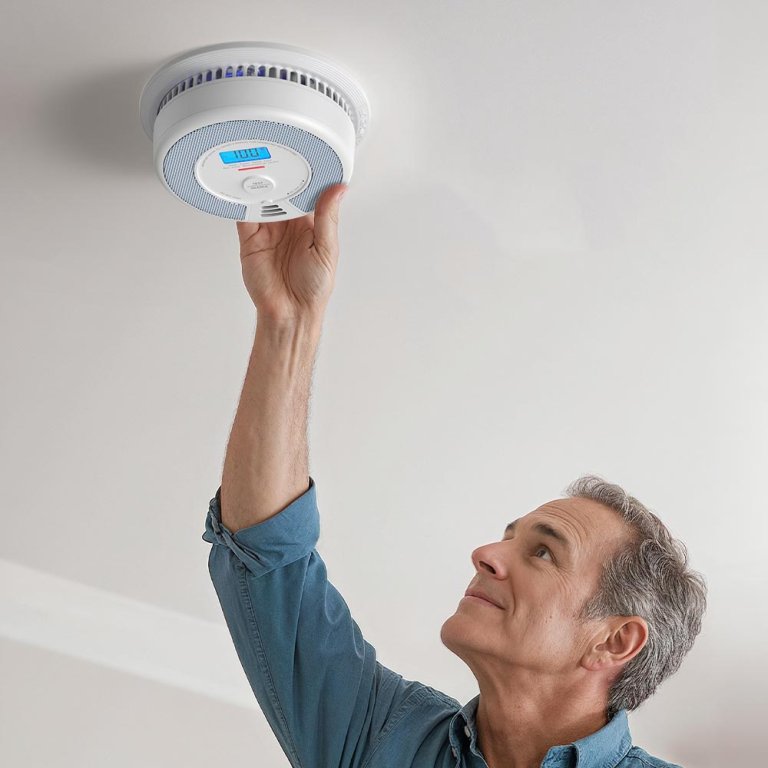 X-Sense Deals X-Sense SC07-W Wireless Interconnected Smoke and Carbon Monoxide Alarm 6-Pack