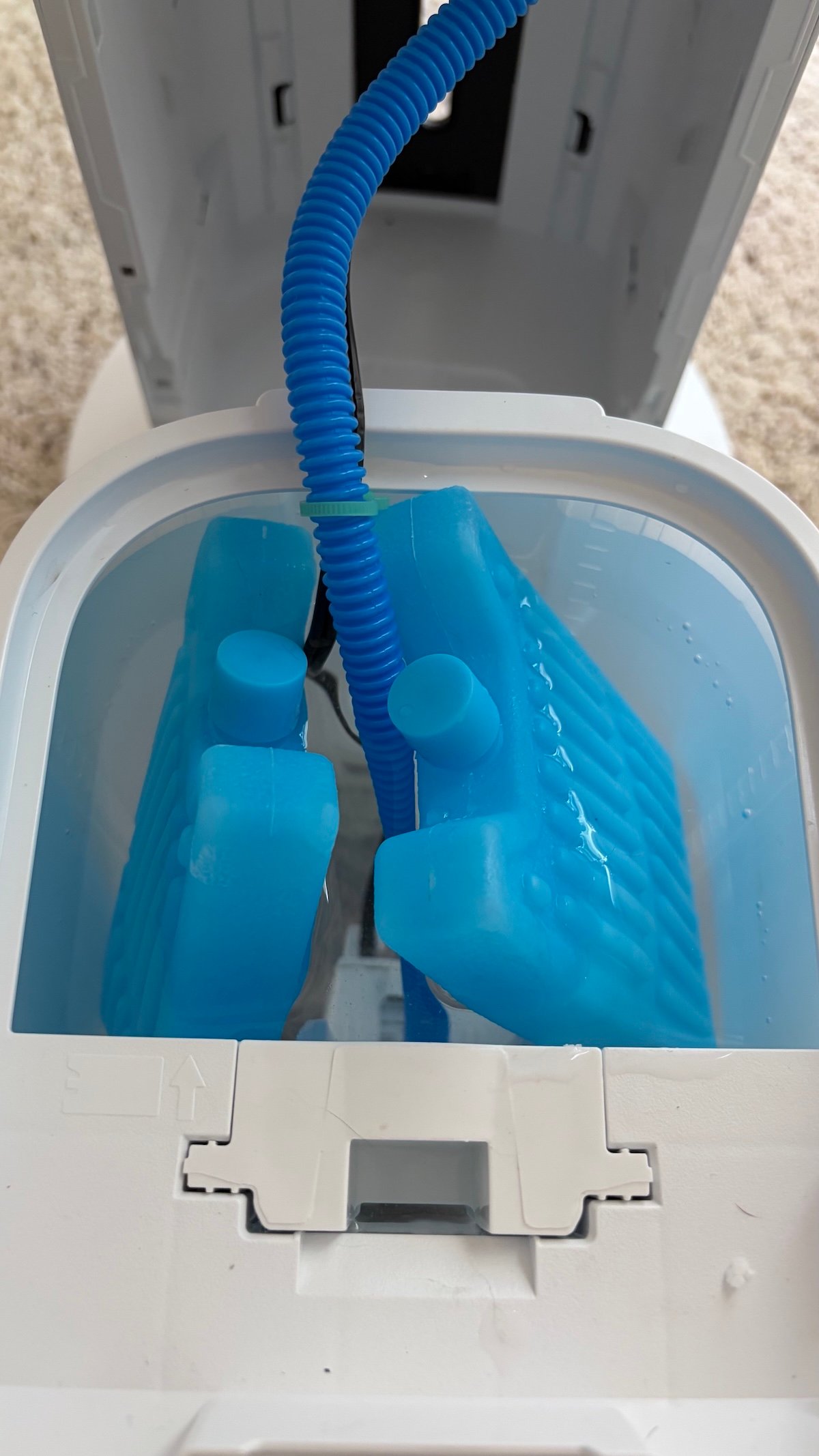 Adding ice packs to water tank of Dreo 712S Evaporative Air Cooler