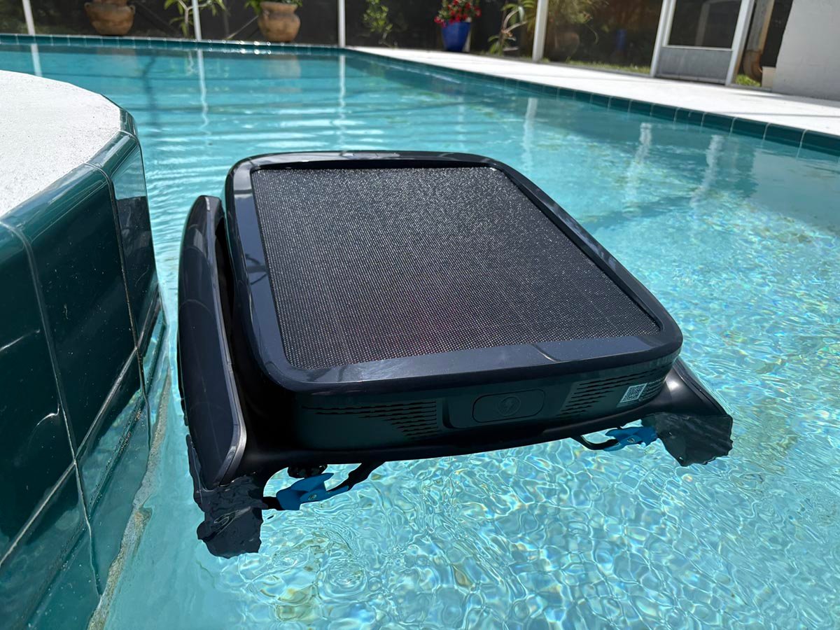 Beatbot iSkim Robotic Pool Skimmer01