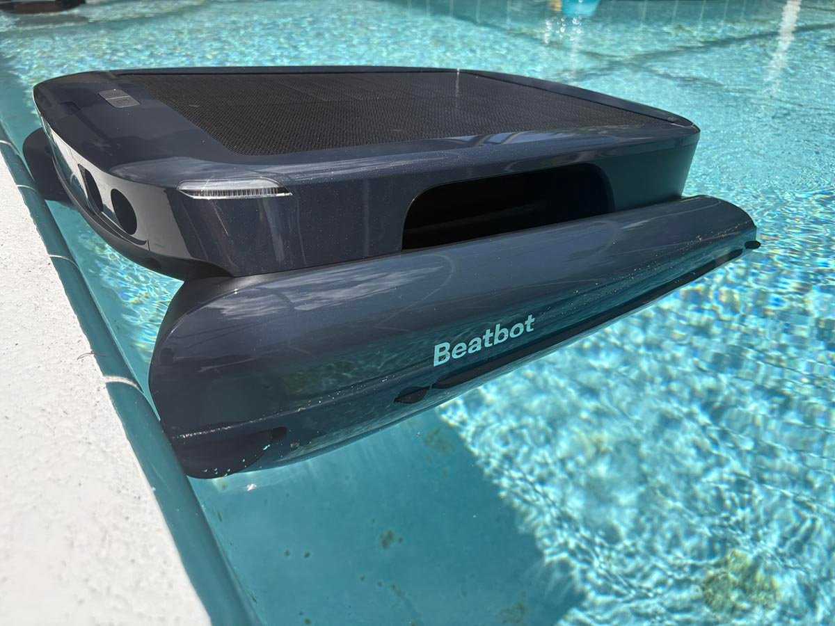 Beatbot iSkim Robotic Pool Skimmer05