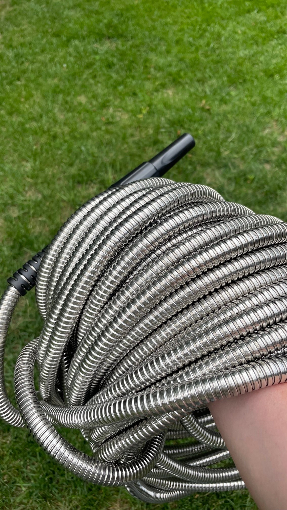 Carrying the Bionic Steel Metal Garden Hose