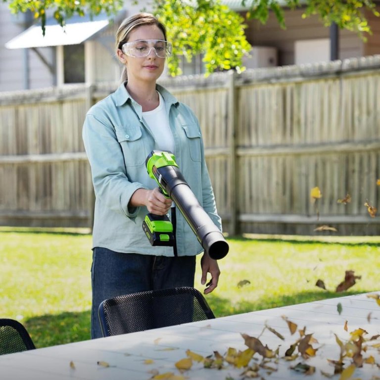 Cordless leaf Blowers Greenworks 24V 270 CFM Handheld Blower Kit