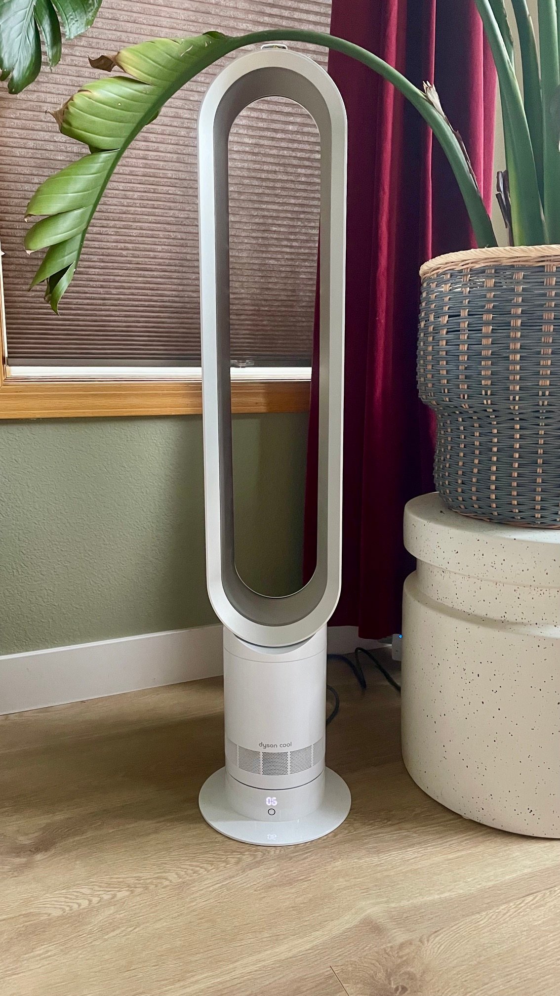 Dyson Cool AM07 Tower Fan during testing