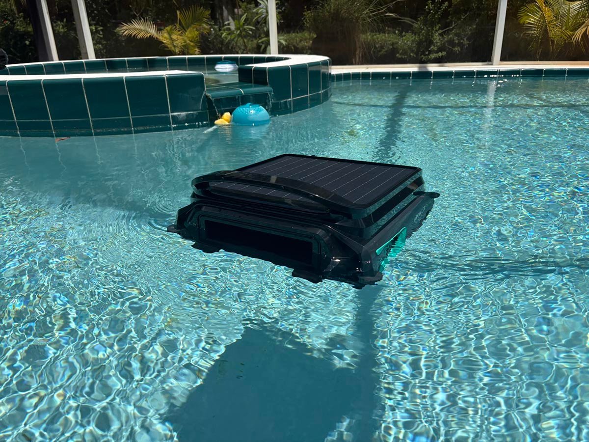 Wybot F1 Solar-Powered Robotic Pool Skimmer01