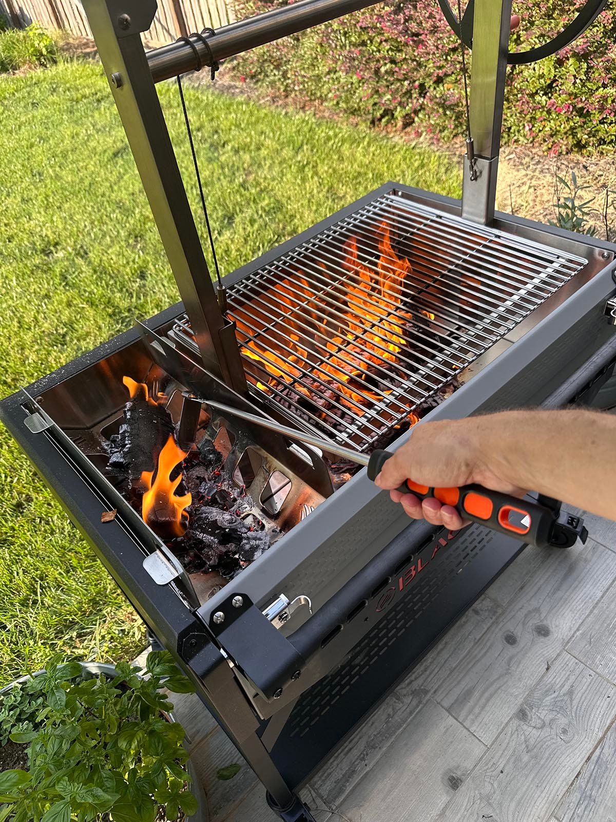 Blackstone Bronco Open Flame Grill