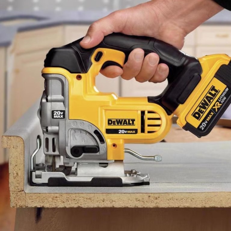 DeWalt 20V MAX XR 12 in. Cordless Brushless Mid-Range Impact Wrench Tool Only (1)