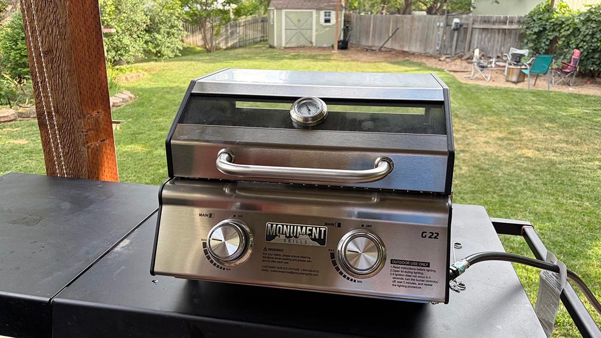 Monument Grills G22 Stainless Tabletop Propane Grill