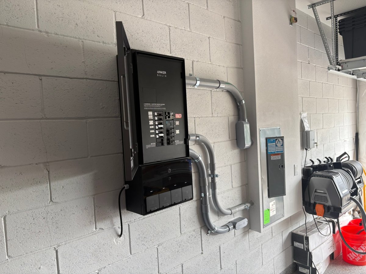 Anker E10 installed on the wall