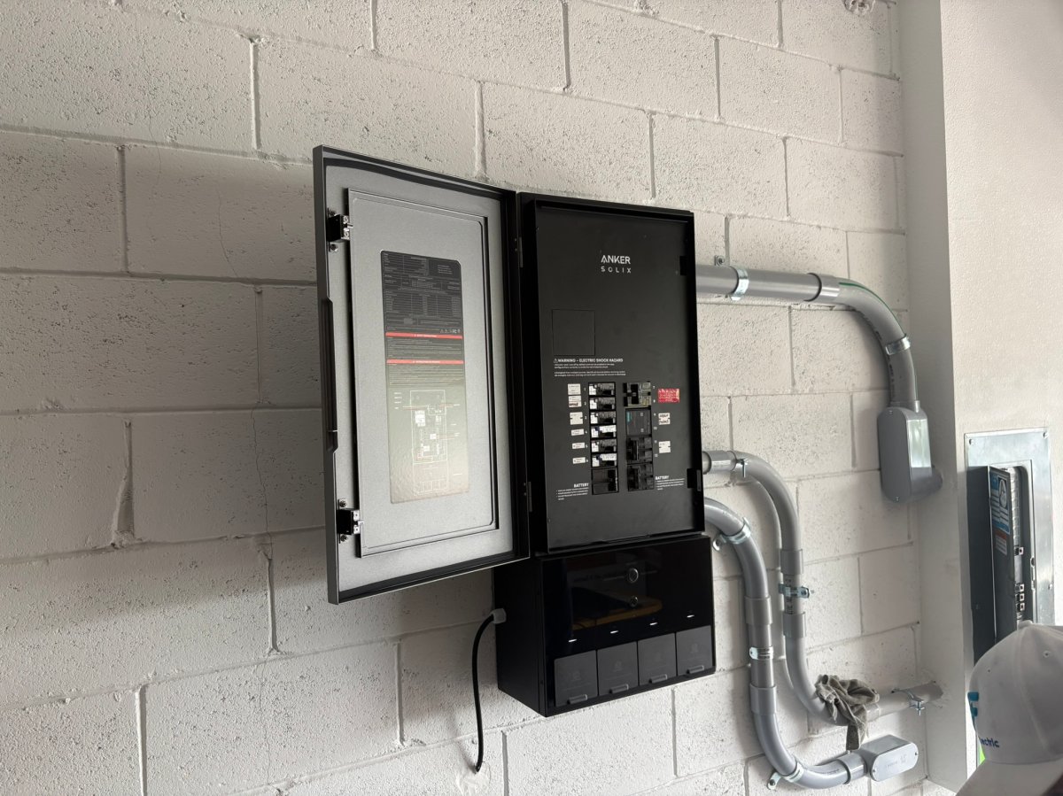Anker E10 installed on the wall