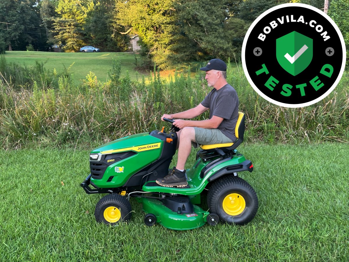 John Deere S160 in use
