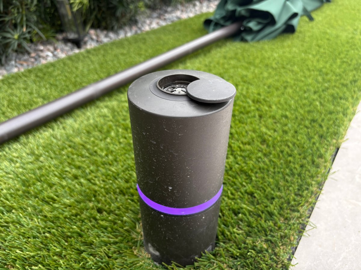 Thermacell LIV 2_repeller installed outside