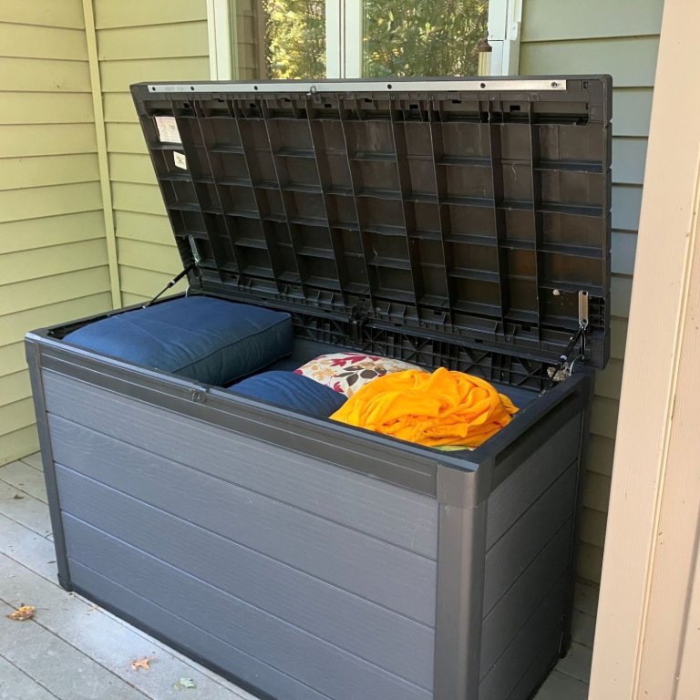 Keter 200-Gallon Deck Box