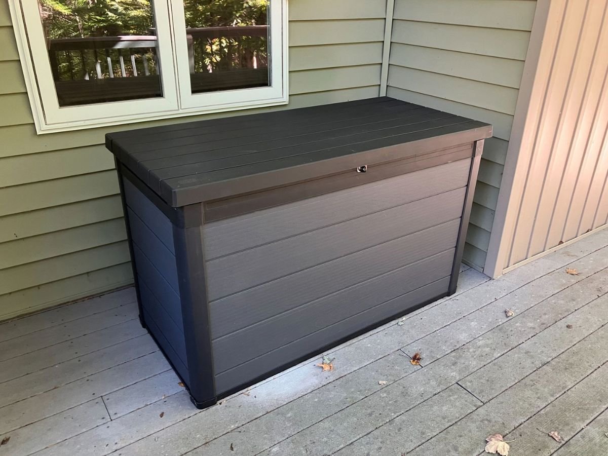 Keter Cortina 200 Gallon Deck Box Closed