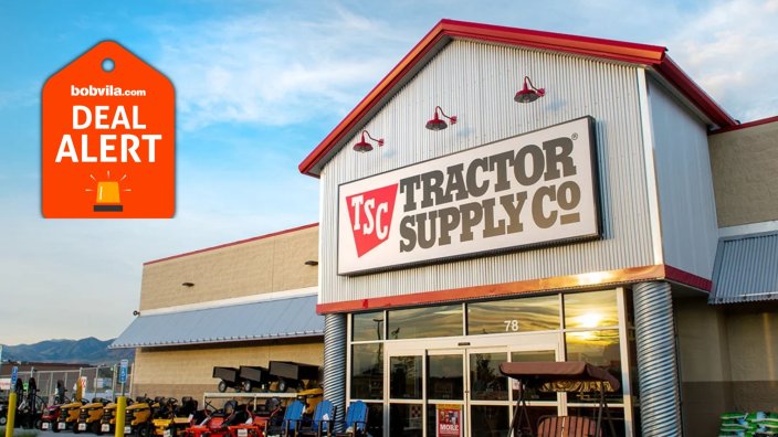 Tractor Supply Is Clearing Out Porter-Cable's 20V Grease Gun Kit—Now 70% Off
