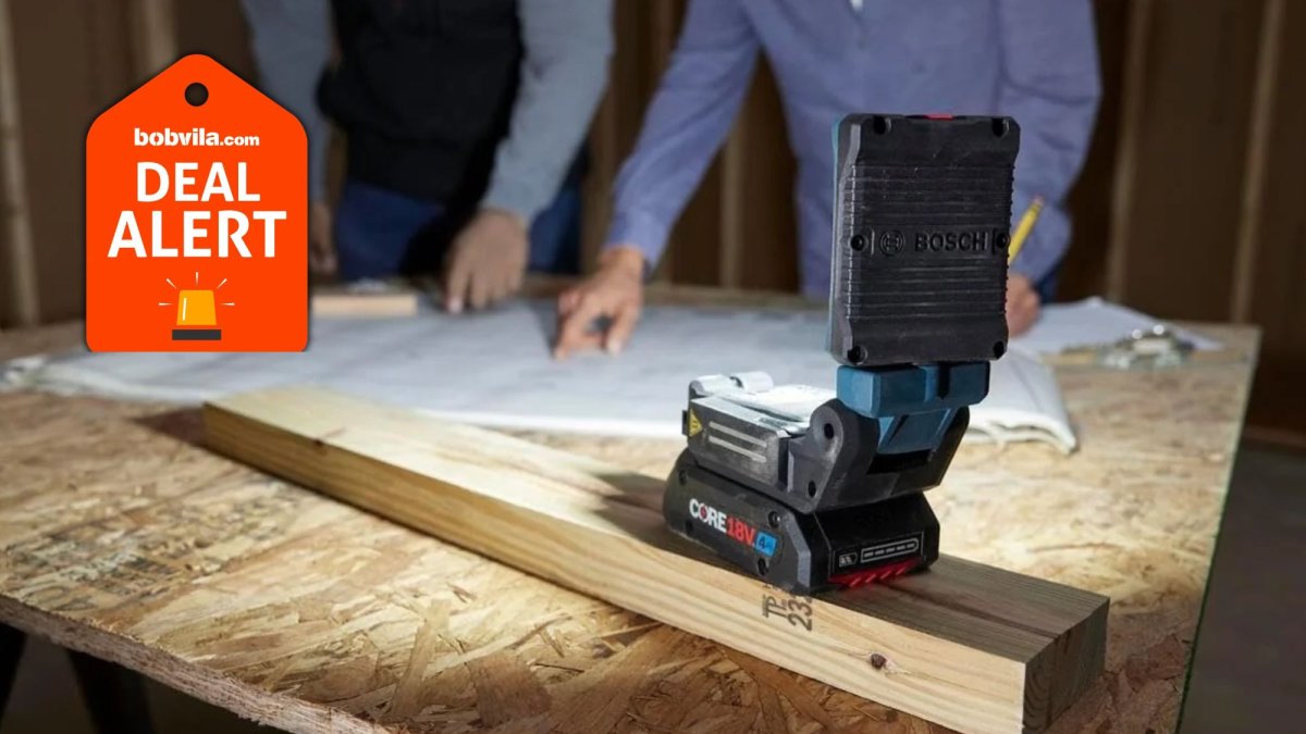 Amazon Is Clearing Out Work Lights With Early Black Friday Deals—Save Up to 54% Off DeWalt, Klein, and More